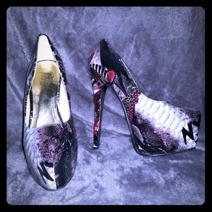 Black/red/white heels